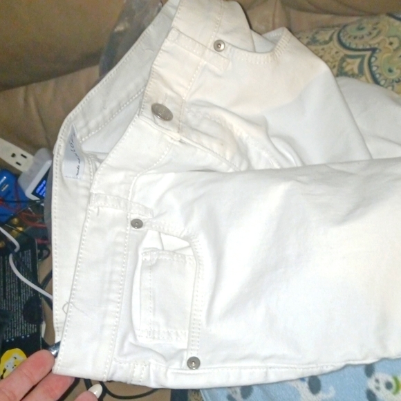 Ann Taylor, LOFT, WHITE Relaxed skinny jeans, size: 2 or 26 - Picture 8 of 8